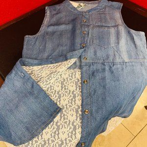 Medium Button up Sleeveless Shirt with Lace bottom, pockets